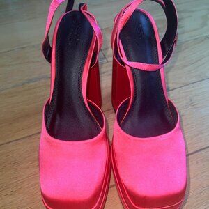 Pluto platform heels in magenta
